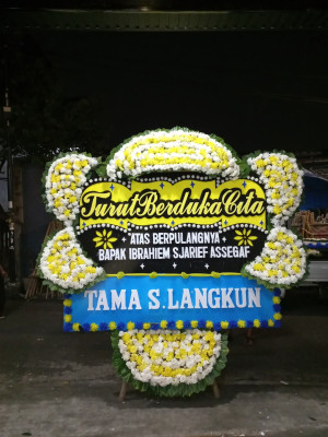 Papan Bunga Duka di Sudiroprajan
